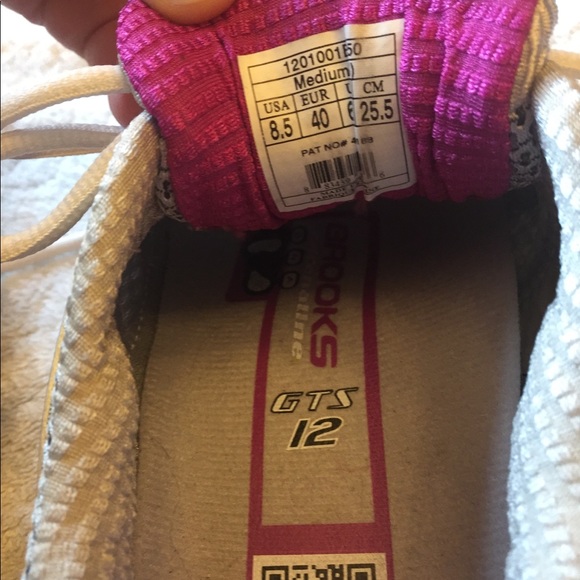 ❌SOLD❌Brooks Adrenaline GTS 12 Running Shoes - Picture 5 of 7